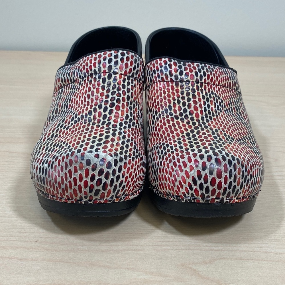 Colorful Snakeskin Pattern Clogs - Picture 2 of 10